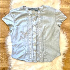 LIZ WEAR • size petite medium button down denim short sleeve •